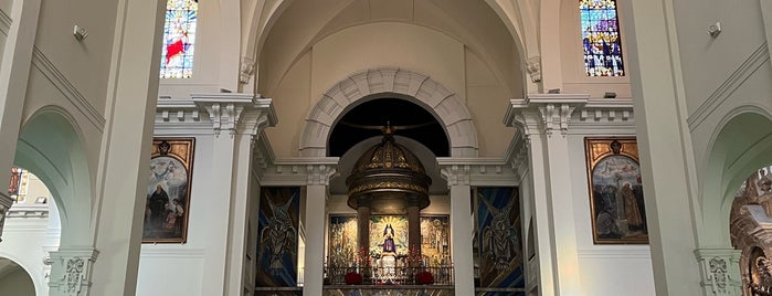 Basílica de Jesús de Medinaceli is one of Iglesias y Monasterios.