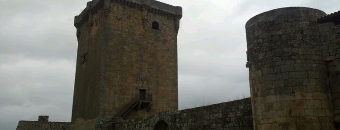 Castelo de Monterrei is one of Castillos y fortalezas de España.