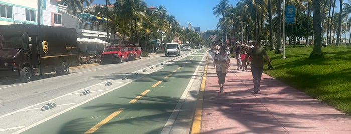 Ocean Drive is one of Miami - 2016.