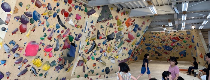 ウエストロック is one of Let's Climbing Gym.