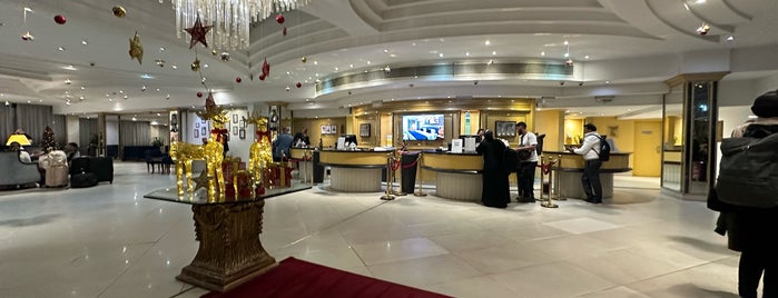 Le Passage Cairo Hotel & Casino is one of Lieux qui ont plu à Oguzhan.