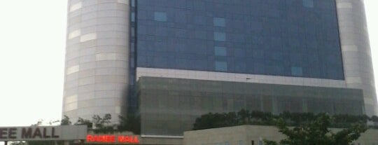 Hyatt Regency Chennai is one of Tempat yang Disukai Deepak.