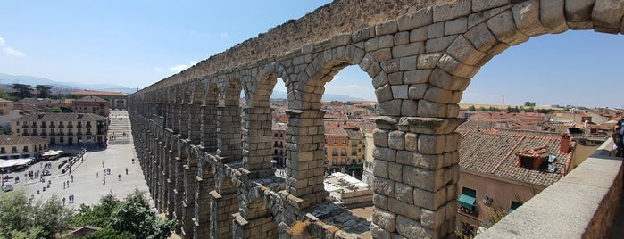 Acueducto de Segovia is one of Tempat yang Disukai Miguel.