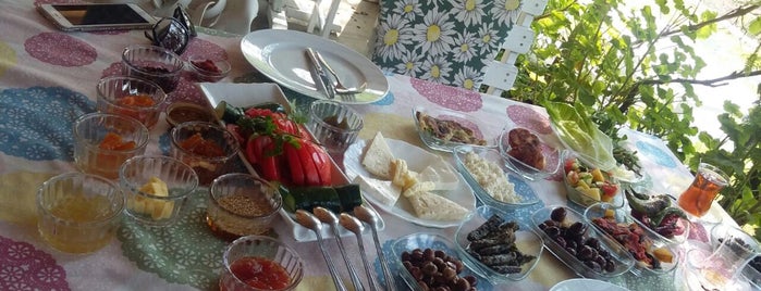 Çetilik köy kahvaltısı is one of Ege.