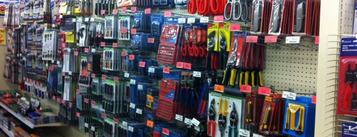 Harbor Freight Tools is one of Brian : понравившиеся места.
