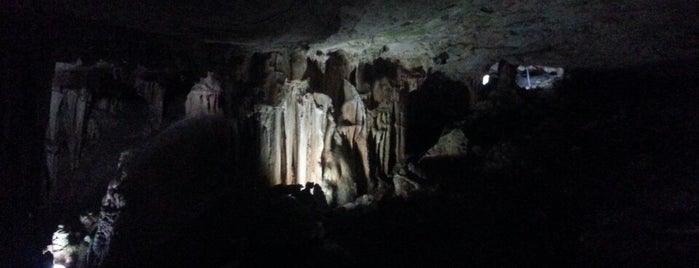 Cueva de Nerja is one of Lugares donde he estado.