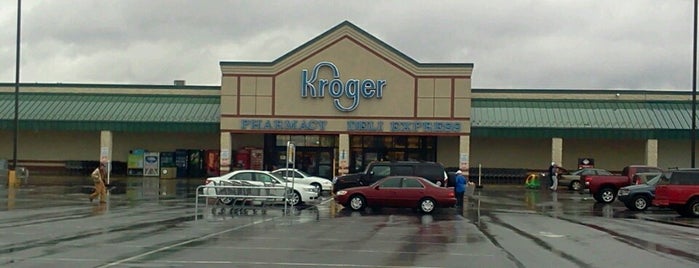 Kroger is one of สถานที่ที่ Diane ถูกใจ.