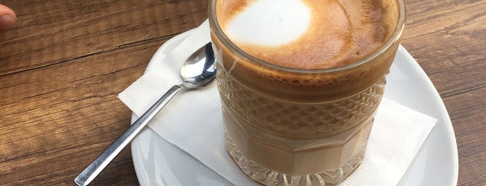 James Black Coffee Shop is one of Posti che sono piaciuti a Sinan.
