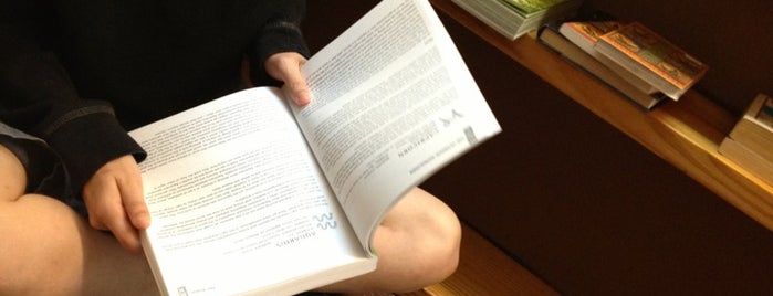 Book Buyers is one of Kimmieさんの保存済みスポット.
