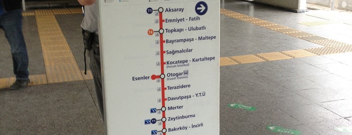 Yenibosna Metro İstasyonu is one of hep gittiğim yerler.
