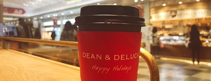 DEAN & DELUCA is one of Cafe.