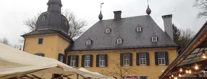 Schloss Lüntenbeck is one of Wuppertal 🚟.