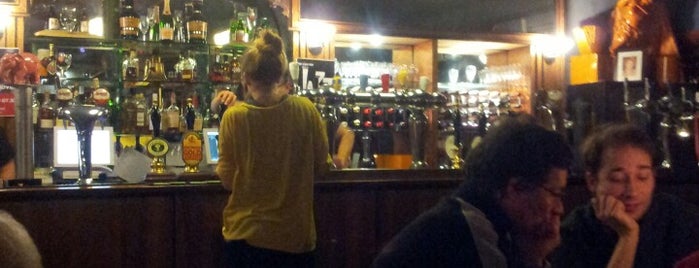 Dove Freehouse & Kitchen is one of Luscious London Pubs.