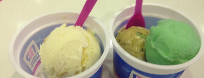 Баскин Роббинс / Baskin Robbins is one of สถานที่ที่ Hellen ถูกใจ.