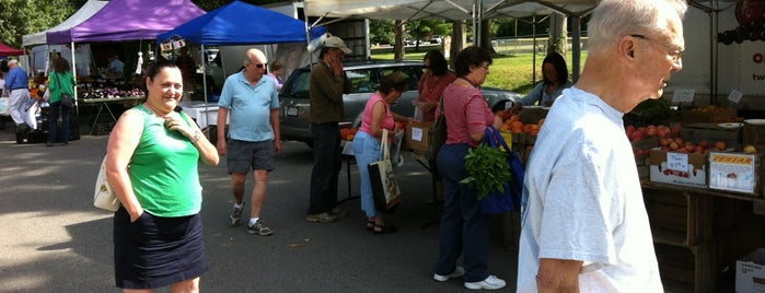 Annandale Farmers Market is one of DC shops.