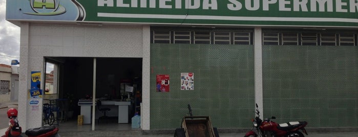Almeida Supermercado is one of สถานที่ที่บันทึกไว้ของ Kimmie.