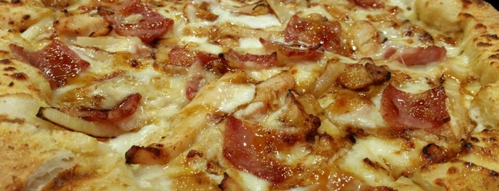 Domino's Pizza is one of Lieux qui ont plu à Manuel.