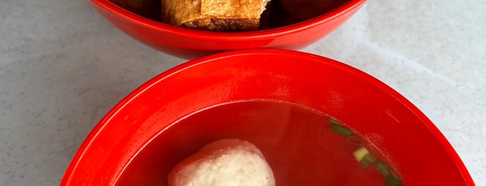第4路炸料粉 Homemade Yong Tau Fu is one of Ipoh's craving foods.