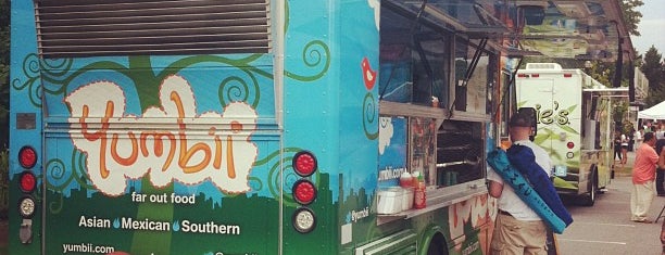 Yumbii @ Smyrna Food Truck Tuesdays is one of Tempat yang Disukai Chris.