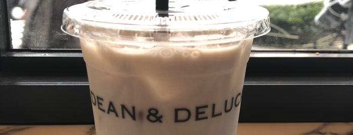 DEAN & DELUCA カフェ青山 is one of 好きなところ(食べ物).