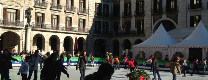 Plaza Porticada is one of Tierruca.