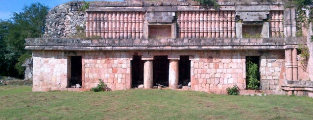 Chacmultun is one of Zonas arqueológicas, México.