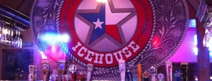 Luke's Icehouse is one of Drink & Quiz in Houston.