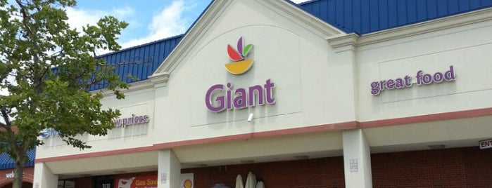 Giant Food is one of Lugares favoritos de Char.