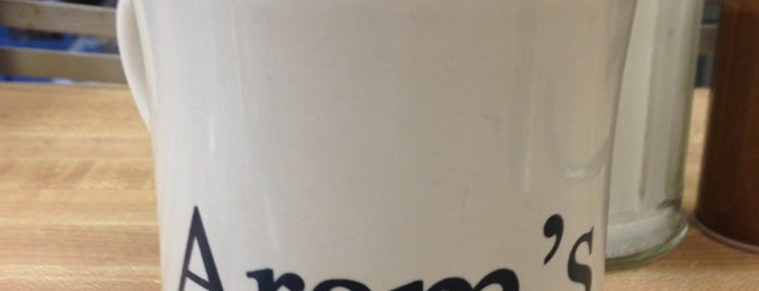 Aram's Cafe is one of Lugares favoritos de Brendan.