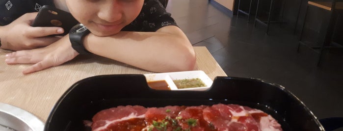มิยาบิ is one of Beef lover.