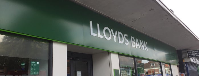 Lloyds Bank is one of สถานที่ที่ Elliott ถูกใจ.