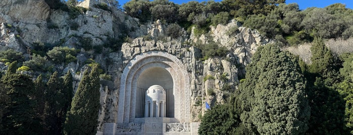 Monument aux morts de la ville de Nice is one of Tempat yang Disukai Y.