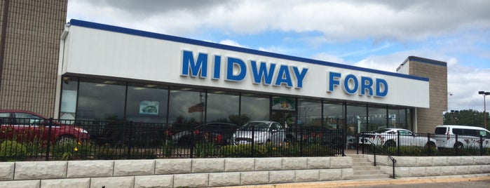 Roseville Midway Ford is one of Lieux qui ont plu à Ray.
