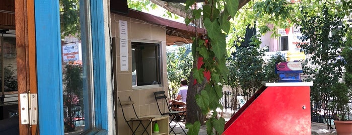 Ali Dayı Garden ! is one of kafe restorant.