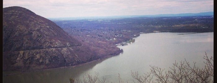 Breakneck Ridge is one of places to return (troisieme).