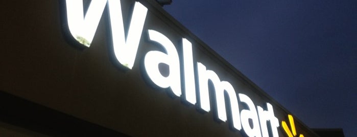 Walmart Supercenter is one of Lugares favoritos de Timothy.