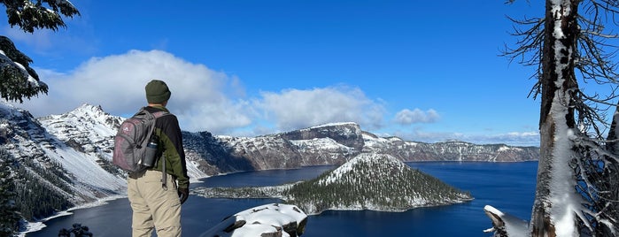 Discovery Point is one of Crater Lake.
