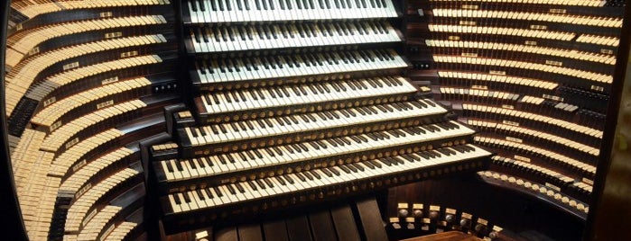 Boardwalk Hall is one of DO ARTS & CULTURE.