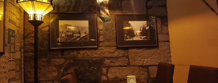 The Castle Arms is one of Edinburgh.