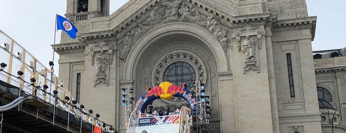 Red Bull Crashed Ice is one of Lugares favoritos de Ben.