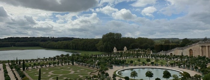 Jardins du Château de Versailles is one of Posti che sono piaciuti a Aytek.