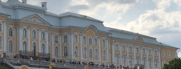 Большой Петергофский дворец is one of UNESCO World Heritage Sites in Russia / ЮНЕСКО.