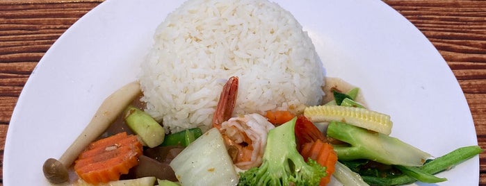 ร้านอาหารบ้านกงพะเนียง is one of อุบลราชธานี-7-Thai-1.