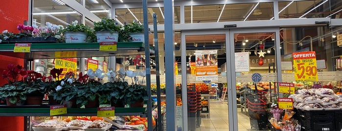 Eurospar Sole Market is one of Mestre.