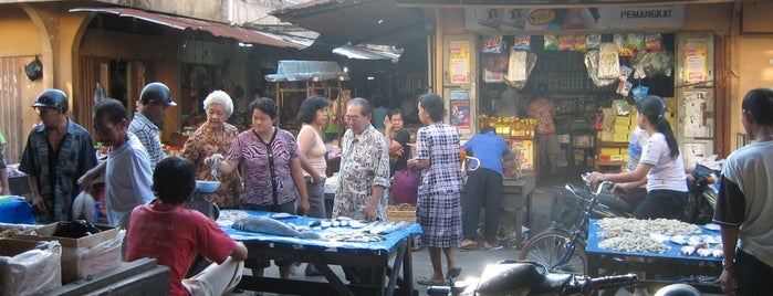 Pasar Babi Pemangkat is one of Pemangkat Spot.