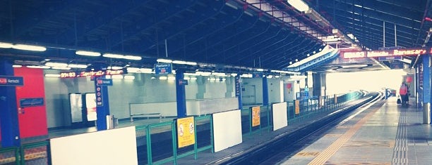 RapidKL Kerinchi (KJ18) LRT Station is one of สถานที่ที่ ꌅꁲꉣꂑꌚꁴꁲ꒒ ถูกใจ.
