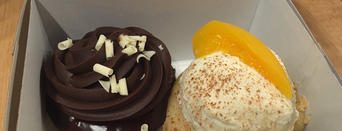 Molly's Cupcakes is one of The 15 Best Places for Cupcakes in Chicago.