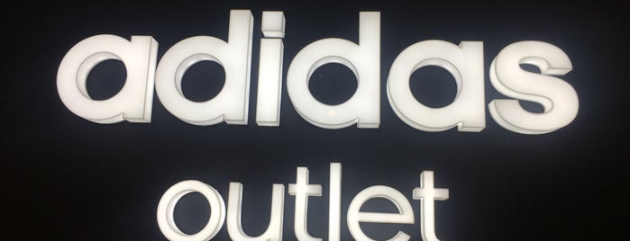 Adidas Outlet Store is one of สถานที่ที่ 🐸Natasa ถูกใจ.