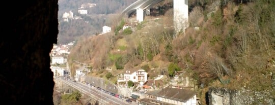 Viaduc De Chillon is one of Angela Teresa 님이 좋아한 장소.