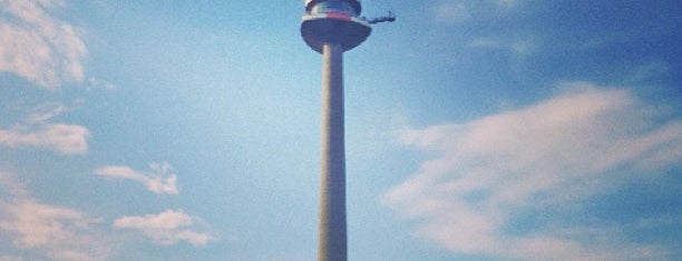 Donauturm is one of Carlさんのお気に入りスポット.